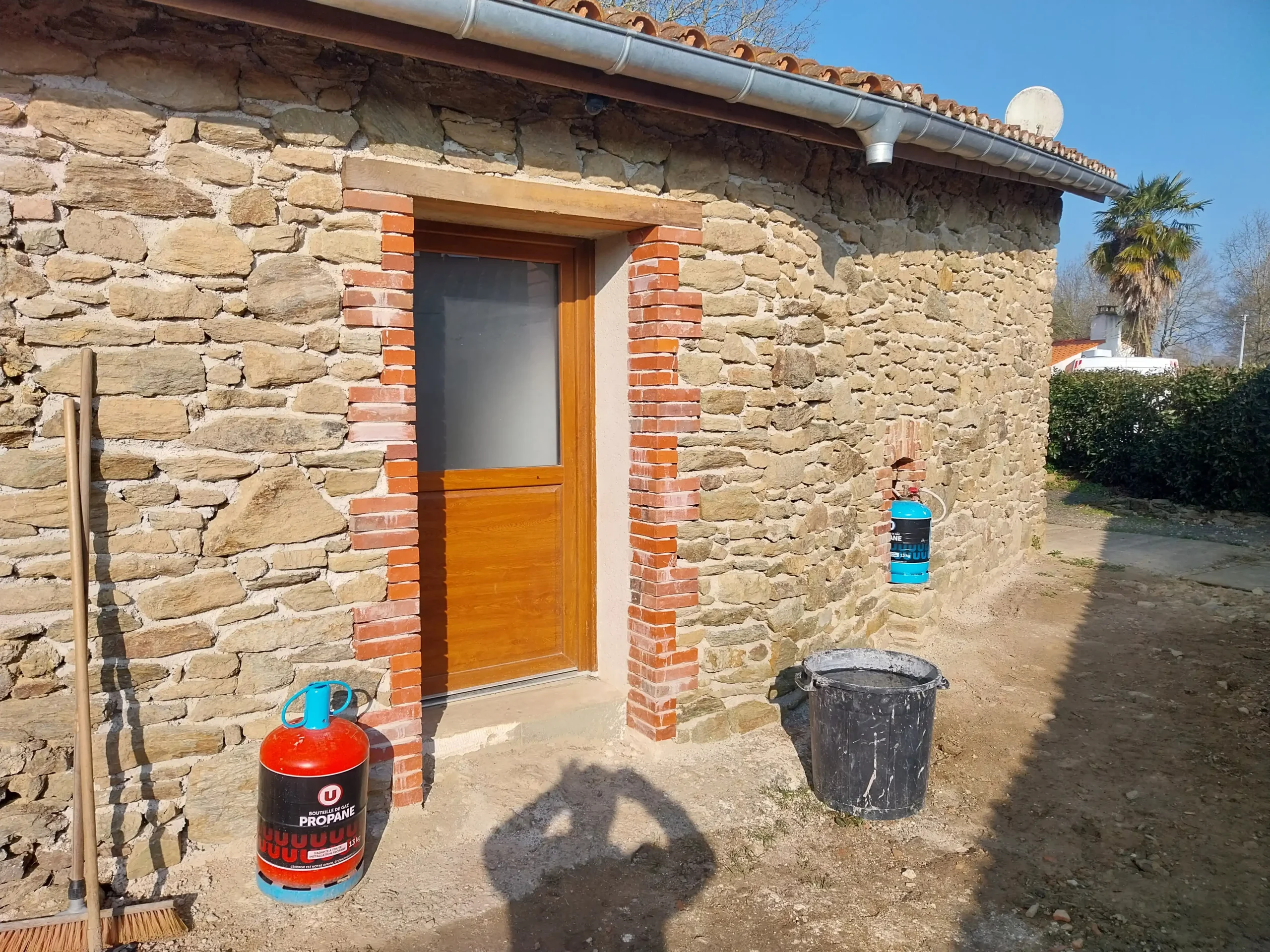 Réalisation mur de pierres, Brochard Renov, maçon à Aizenay