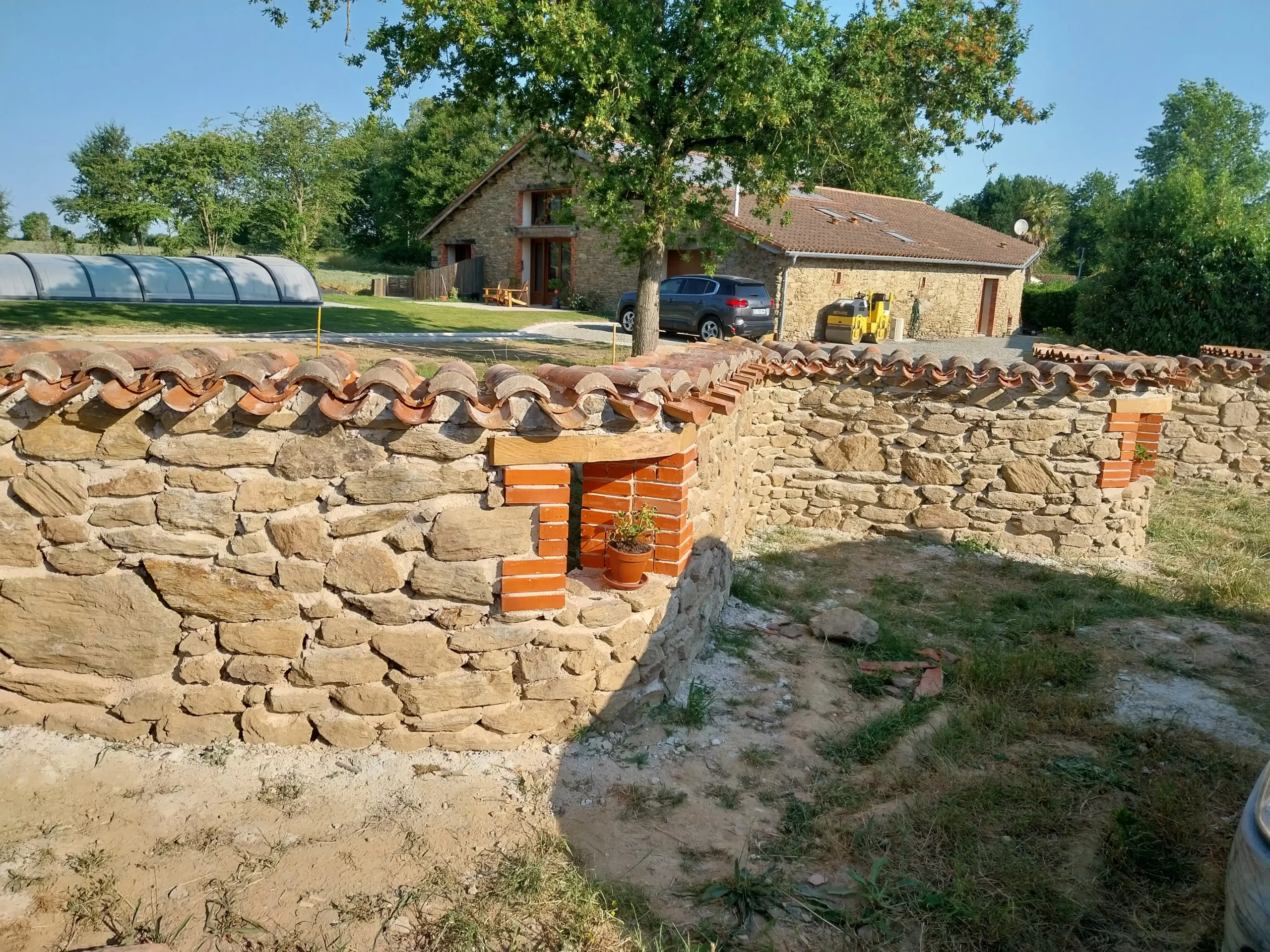 Réalisation mur de pierres, Brochard Renov, maçon à Aizenay