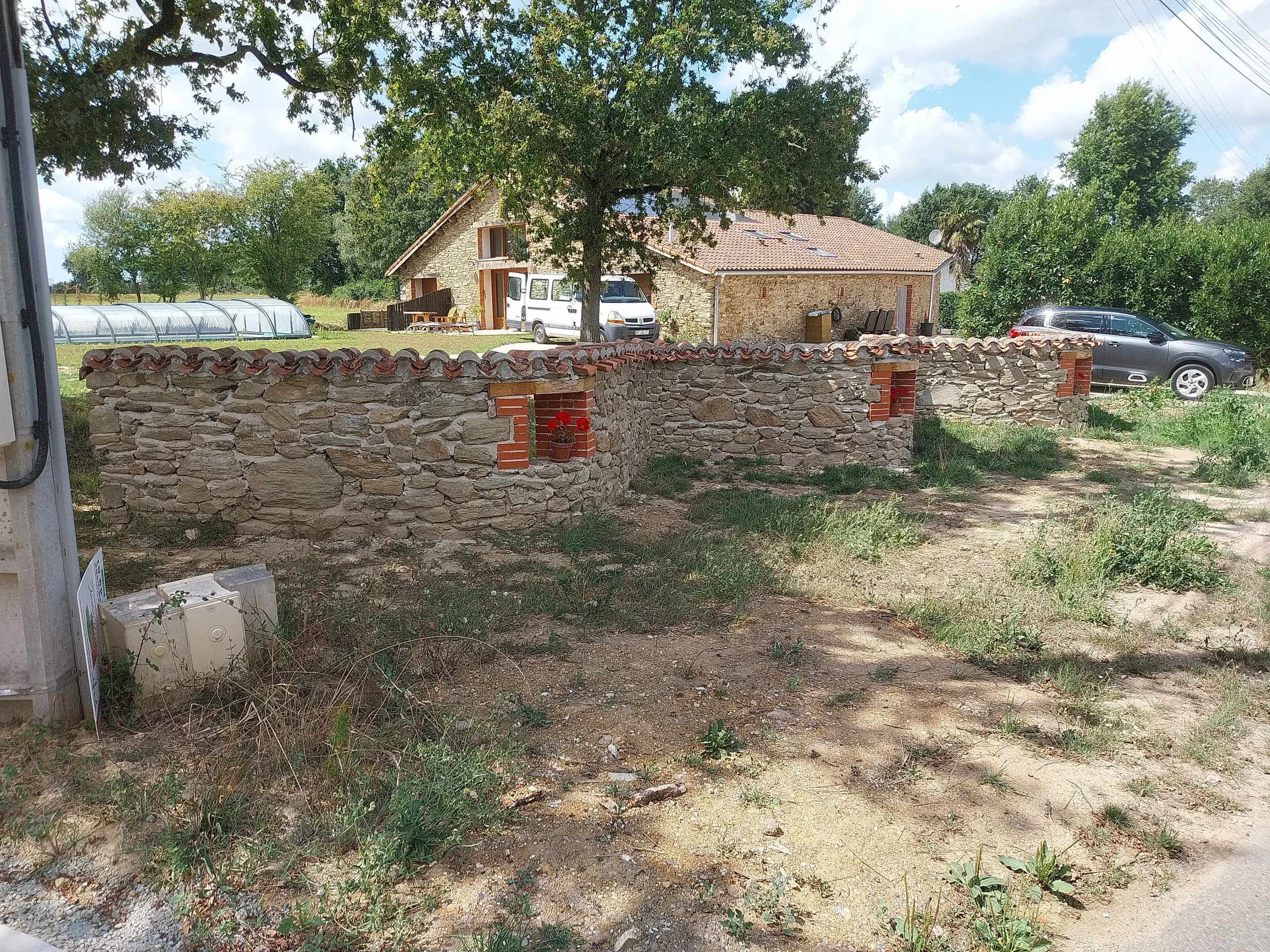 Réalisation mur de pierres, Brochard Renov, maçon à Aizenay