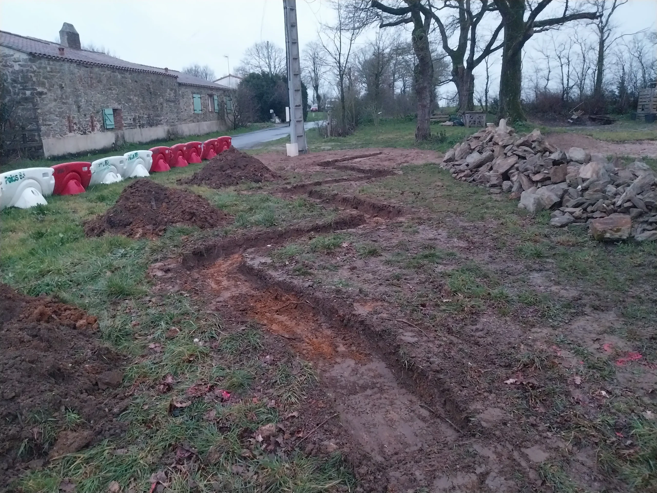 Réalisation mur de pierres, Brochard Renov, maçon à Aizenay