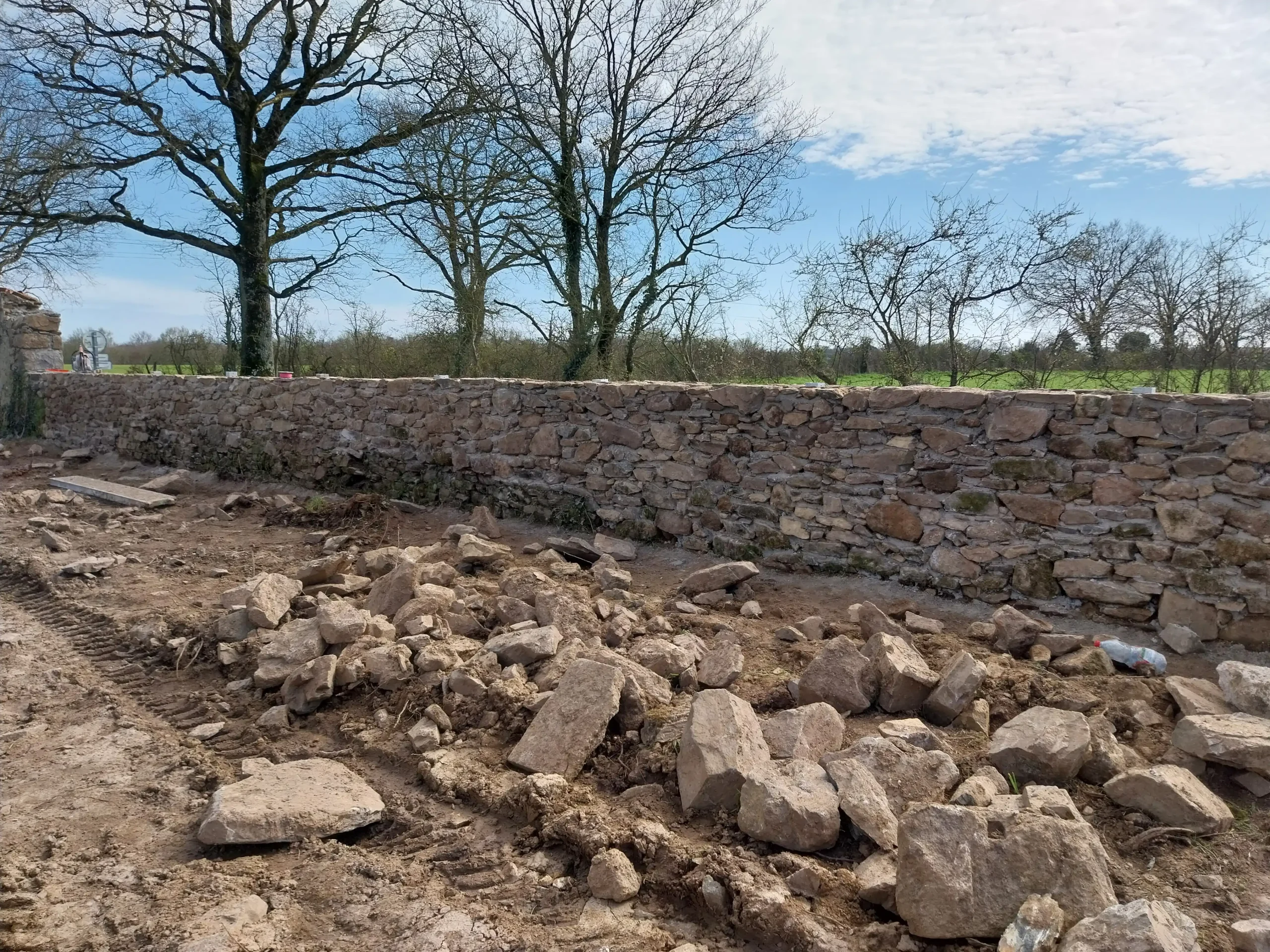 Réalisation mur de pierres, Brochard Renov, maçon à Aizenay