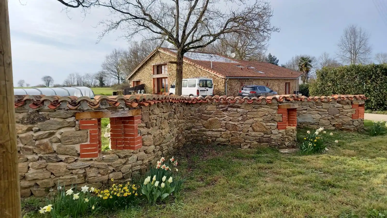 Réalisation mur de pierres, Brochard Renov, maçon à Aizenay