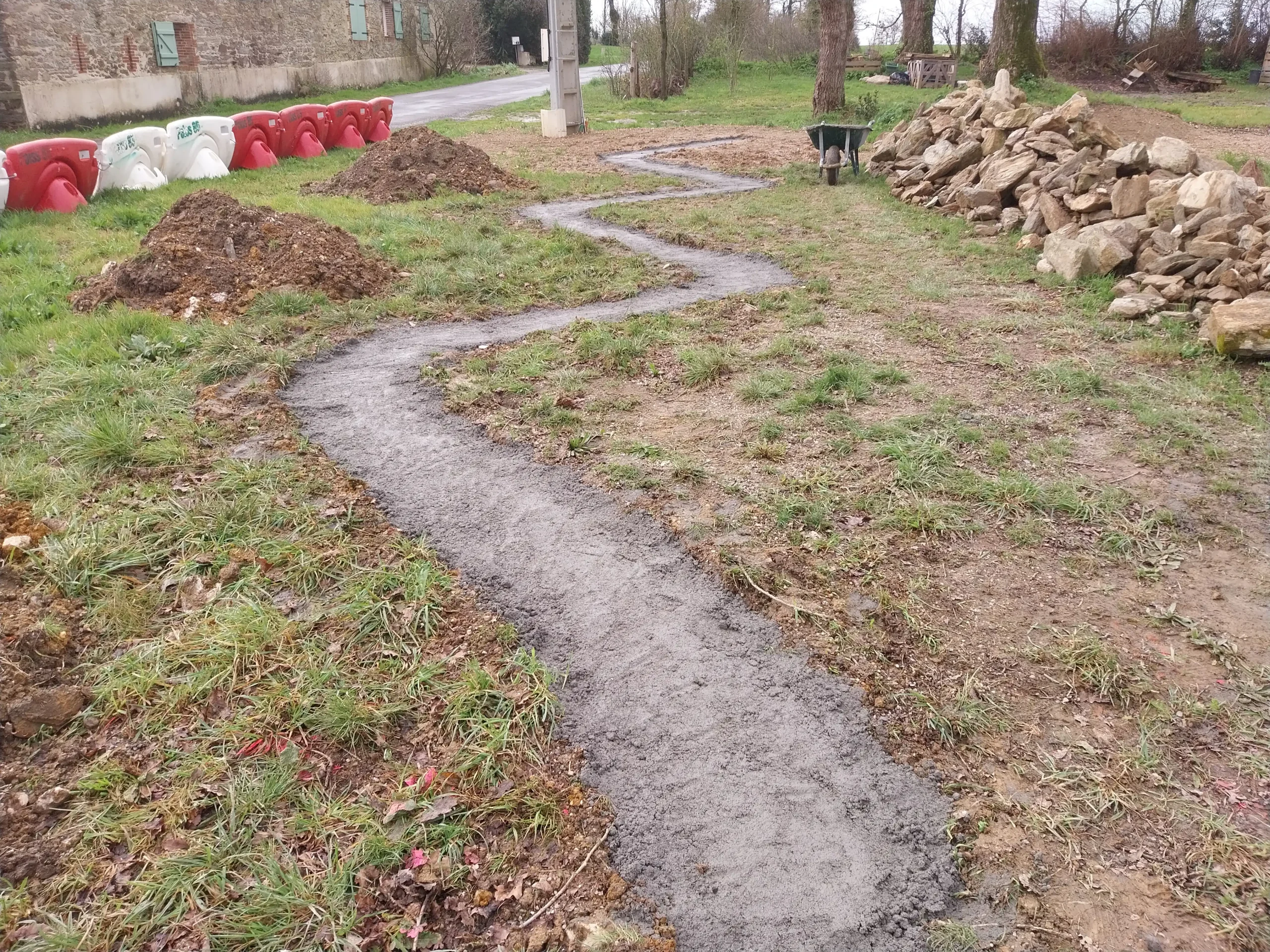 Réalisation mur de pierres, Brochard Renov, maçon à Aizenay