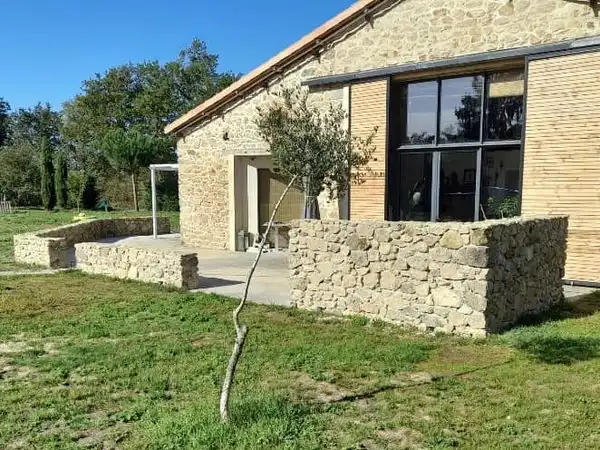 Réalisation mur de pierres, Brochard Renov, maçon à Aizenay