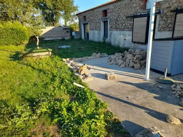 Réalisation mur de pierres, Brochard Renov, maçon à Aizenay