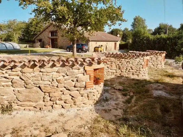 Réalisation mur de pierres, Brochard Renov, maçon à Aizenay