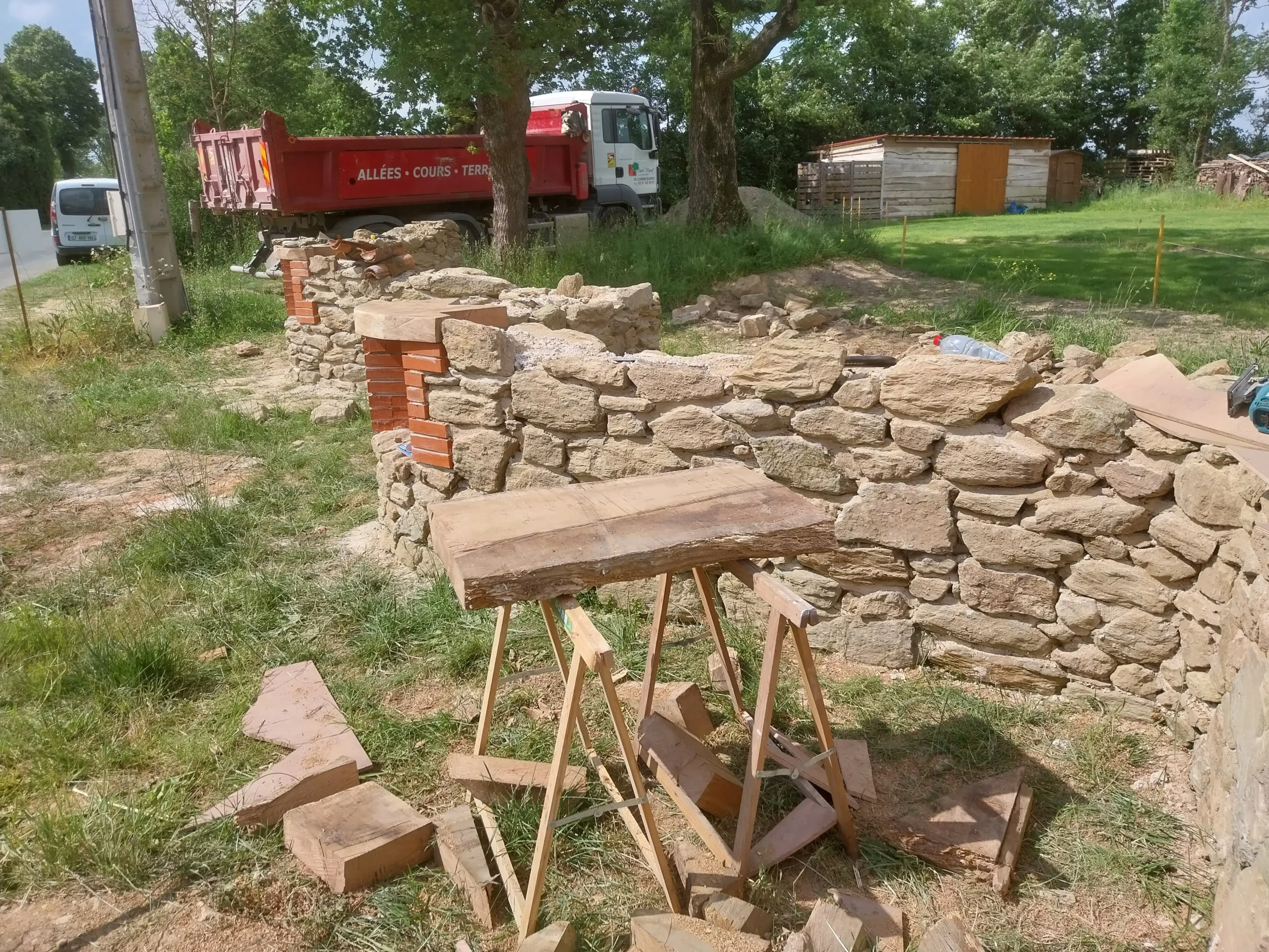 Réalisation mur de pierres, Brochard Renov, maçon à Aizenay